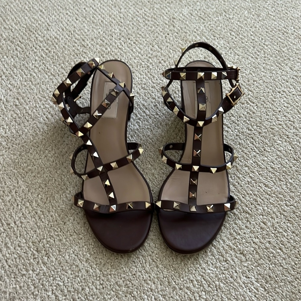 Valentino rockstud leather 60mm city sandals. Dark brown. Size 40. Authentic.